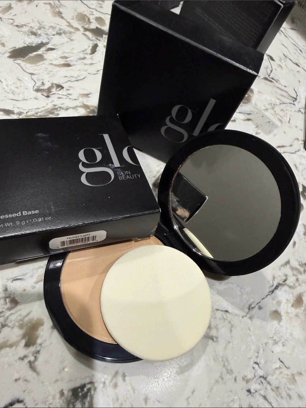 Glo Skin Beauty Pressed Powder Compact - Cream/Black Packaging - Honey Light